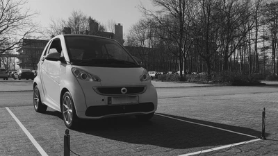 Ultra-wideband Aided Precision Parking for Wireless Power Transfer to Electric Vehicles in Real Life Scenarios featured image